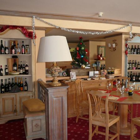 Rta Hotel Catturani Мадонна-ди-Кампильо Экстерьер фото