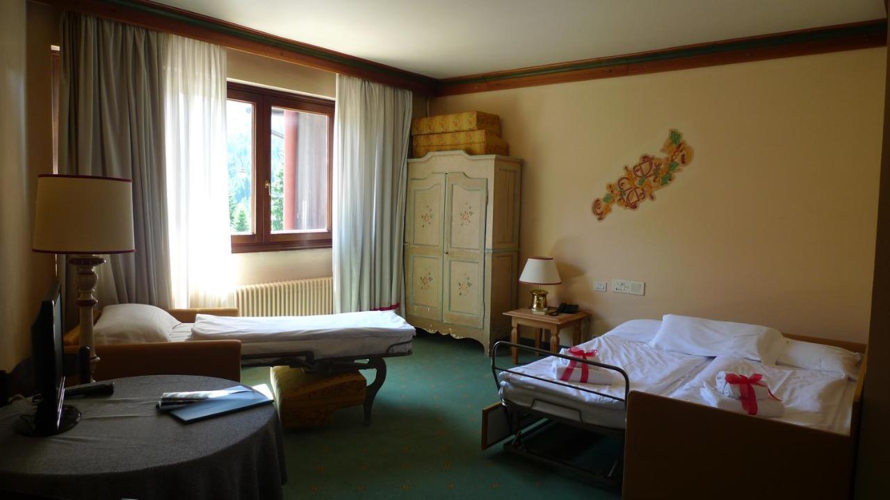 Rta Hotel Catturani Мадонна-ди-Кампильо Экстерьер фото