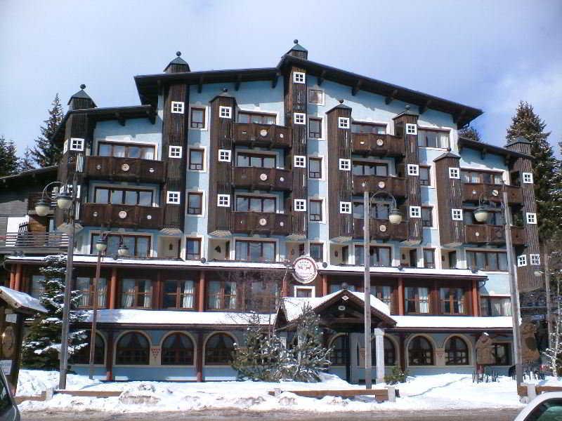 Rta Hotel Catturani Мадонна-ди-Кампильо Экстерьер фото