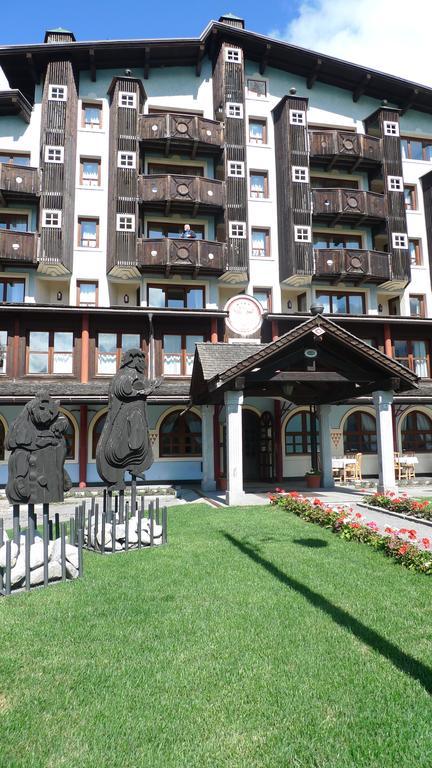 Rta Hotel Catturani Мадонна-ди-Кампильо Экстерьер фото