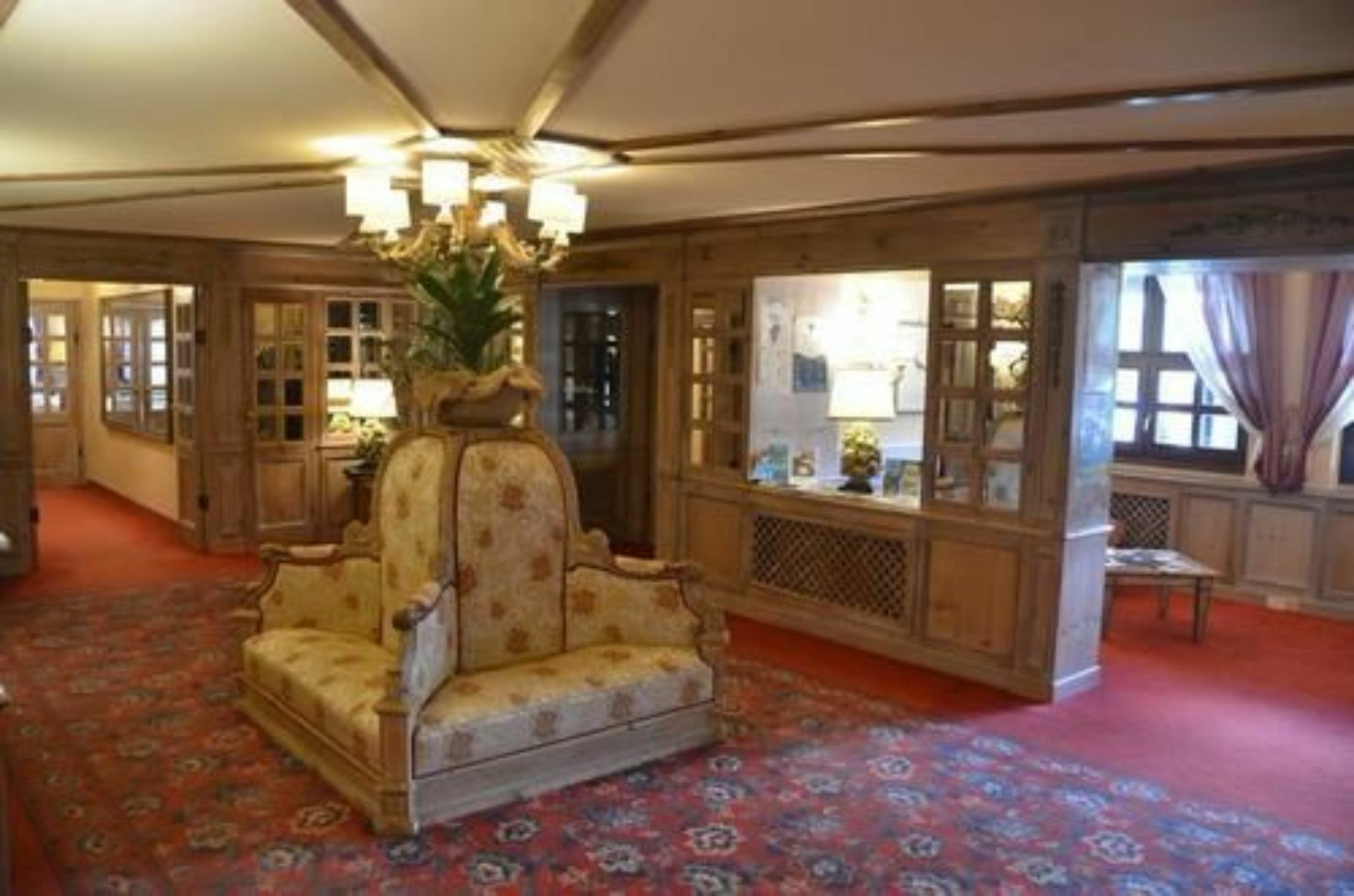 Rta Hotel Catturani Мадонна-ди-Кампильо Экстерьер фото