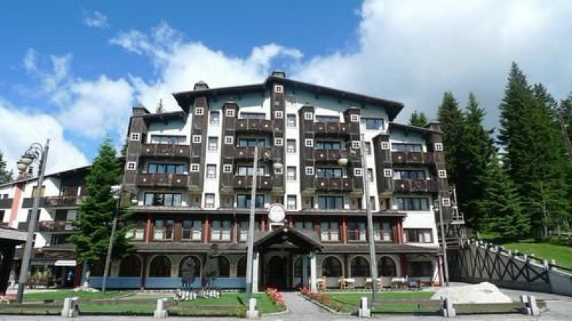 Rta Hotel Catturani Мадонна-ди-Кампильо Экстерьер фото